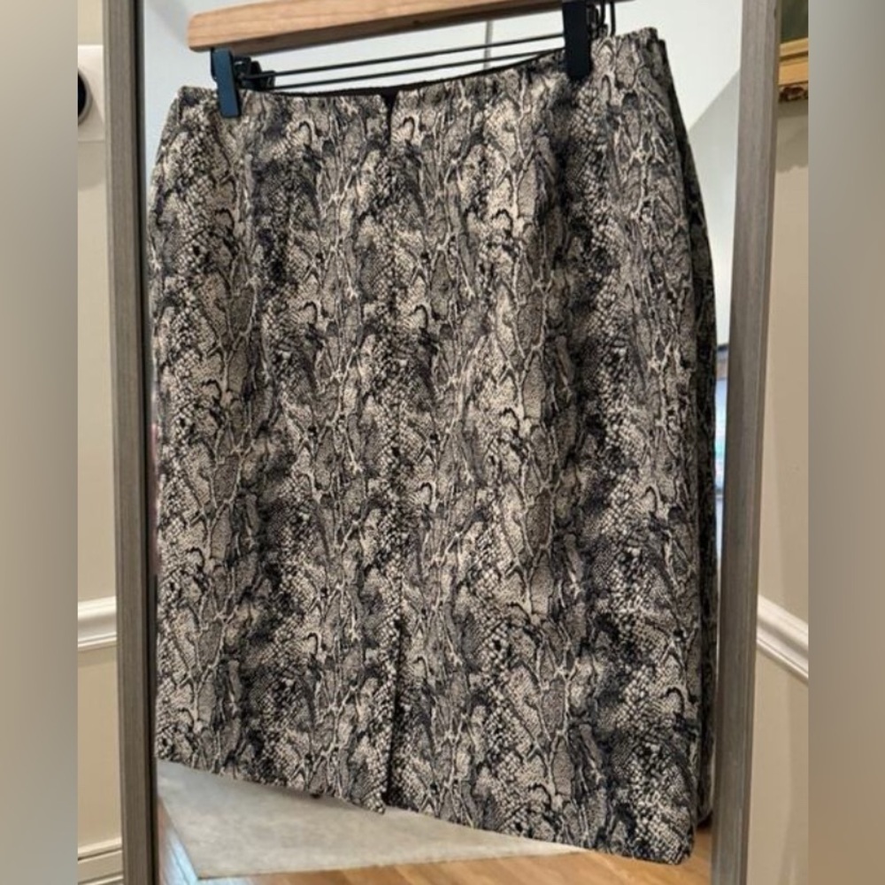 Ivory & Black‎ Pencil Skirt Size 10p -Talbots